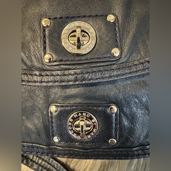 Marc by Marc Jacobs Chic Black Leather Shoulder Bag - Picture 6 of 13